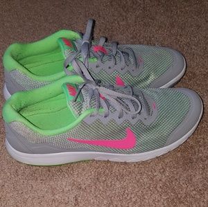 Nike women sneakers sz 9.5